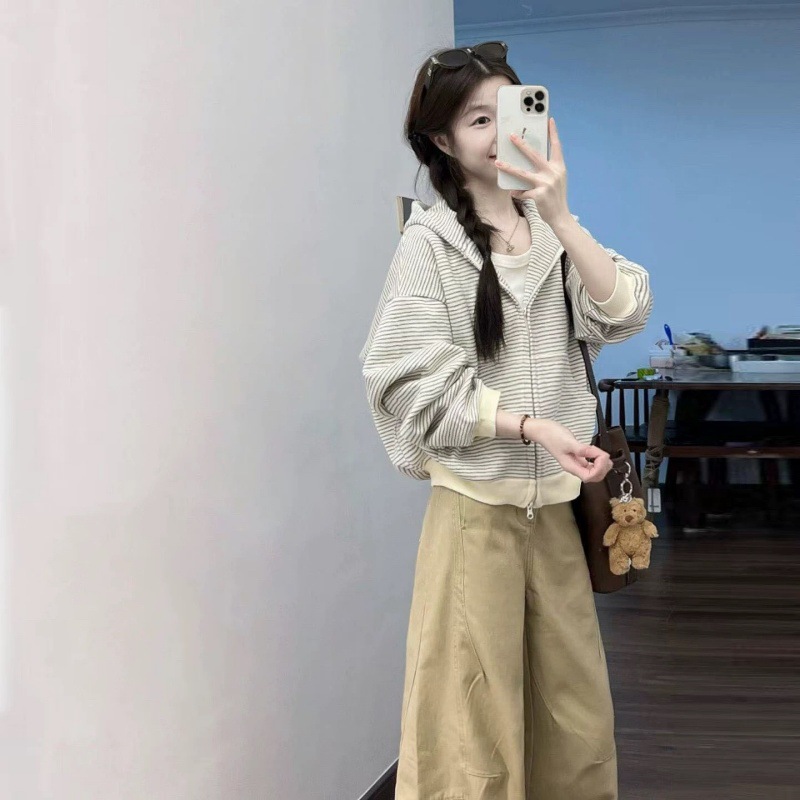 ملابس نسائية لخريف وشتاء 2026، - مراجعة Winter Clothing Drawing وسعره